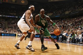 开云体育在线入口-中澳两队交接配合成胜负分水岭，中澳两军举行磋商